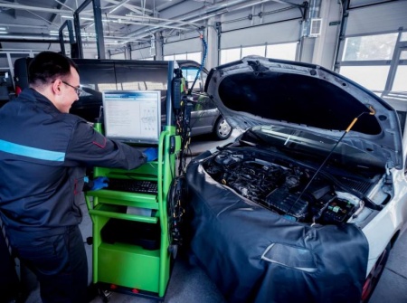 Un voyant moteur allum&eacute; n&eacute;cessite un diagnostic &eacute;lectronique rapide &agrave; Vand&oelig;uvre-l&egrave;s-Nancy